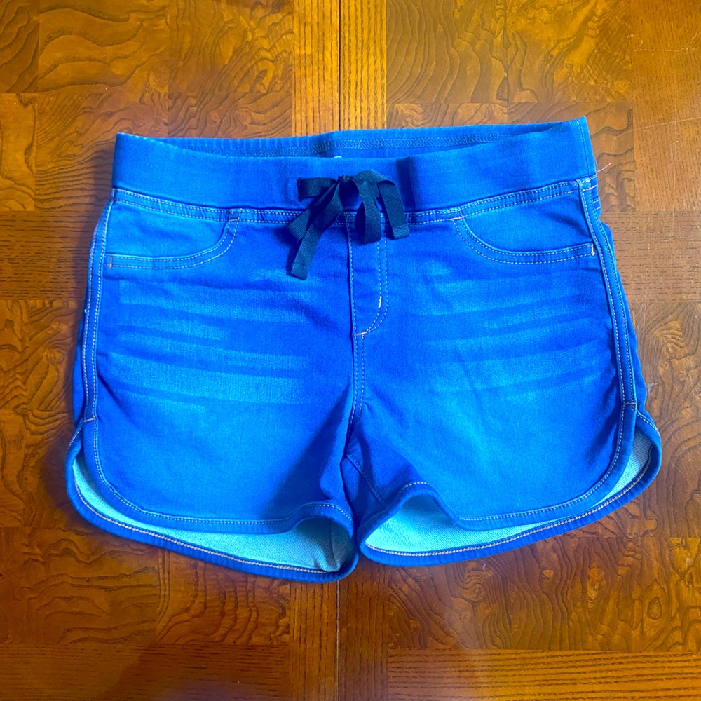 Size M (7-9) Stretchy Jean Shorts
